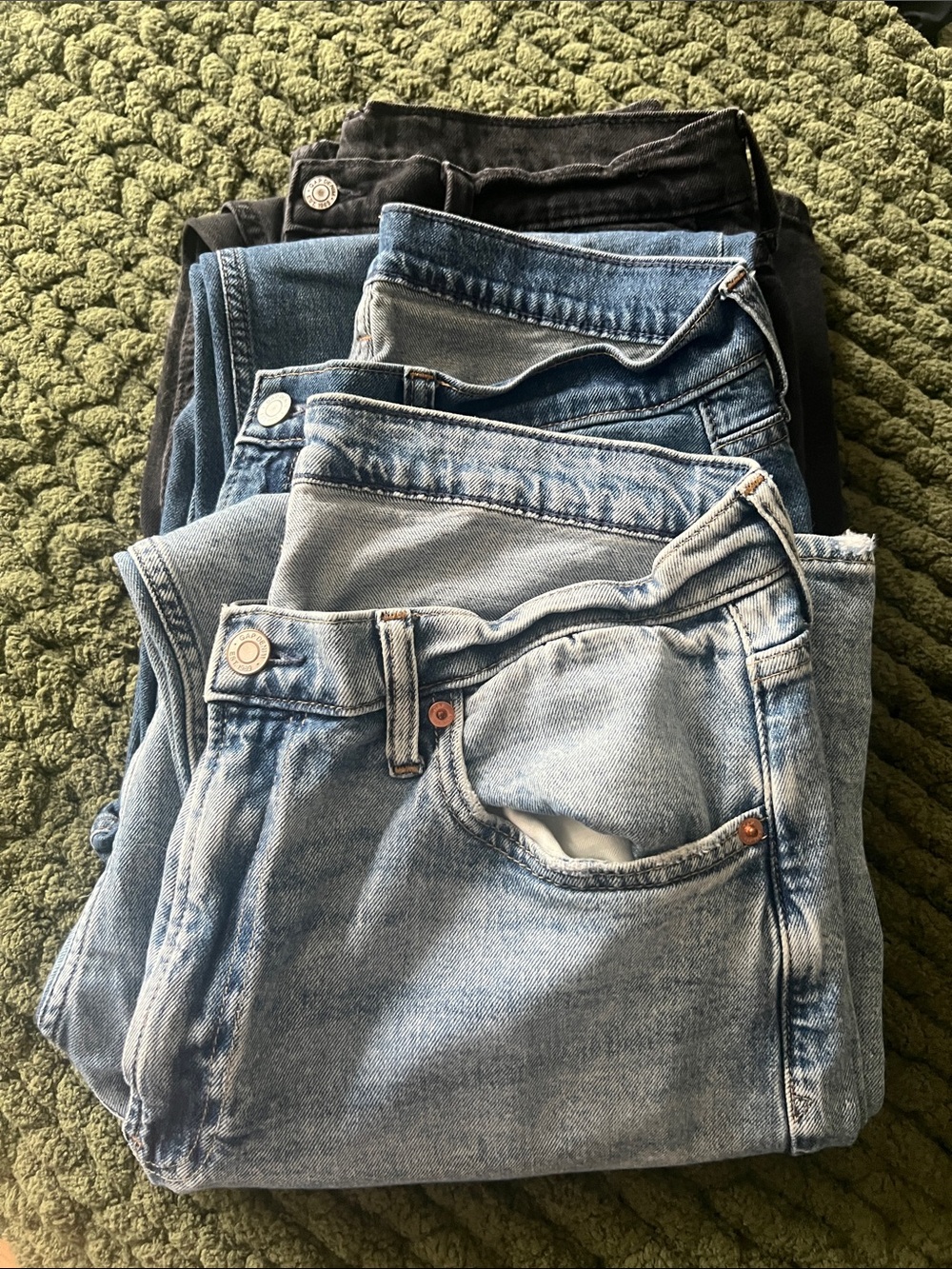Women’s GAP 90’s Loose High Rise Size 30/10R Three Pairs